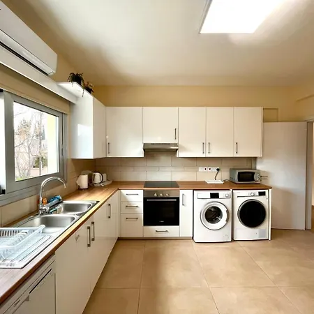 Homie In Ayios Andreas - By Platform 357 아파트 *